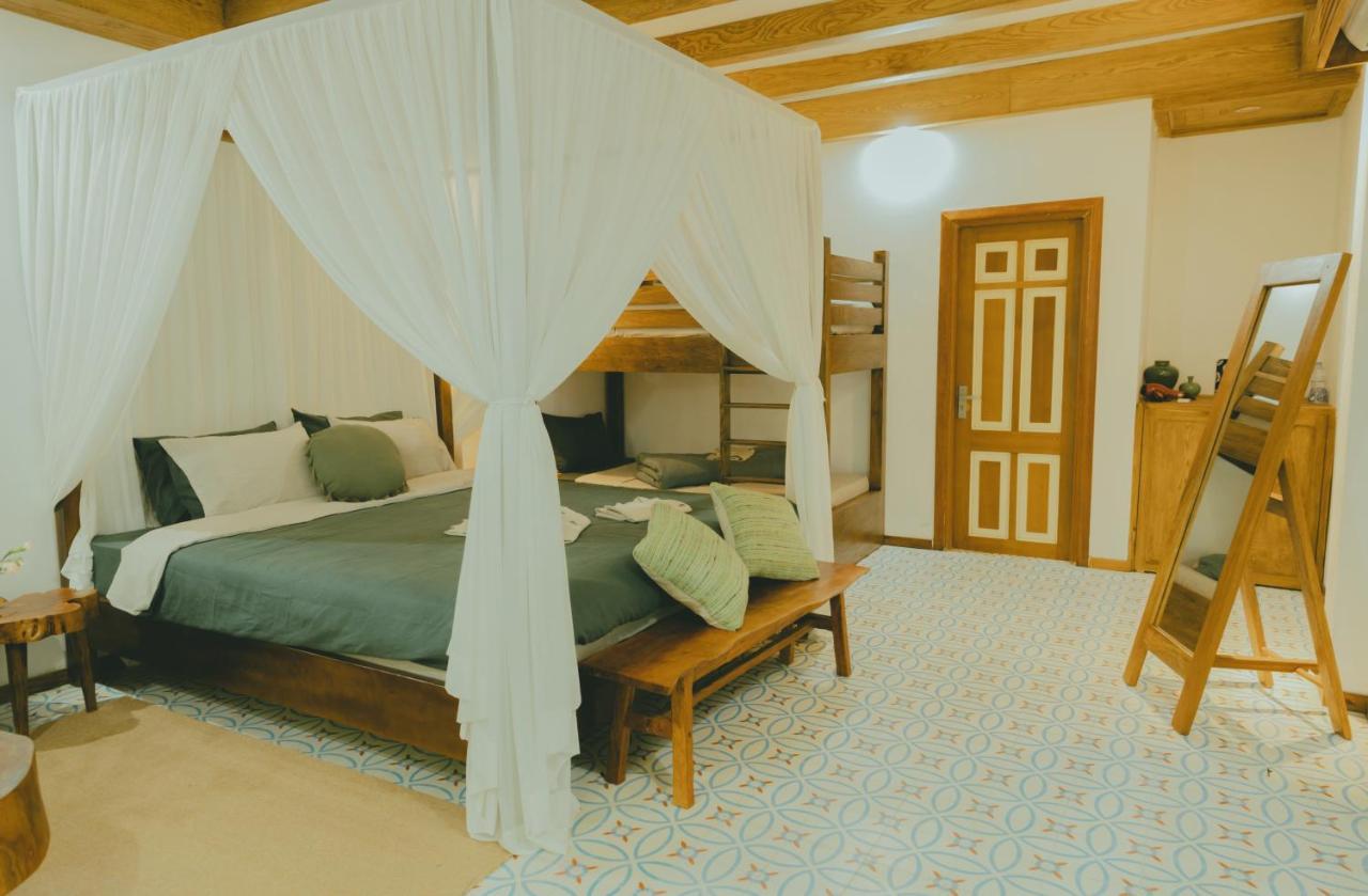 The Wooden Gate Hotel Xuan Son ภายนอก รูปภาพ